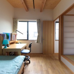 埼玉県北鴻巣の家 (畳スペースと子供部屋)