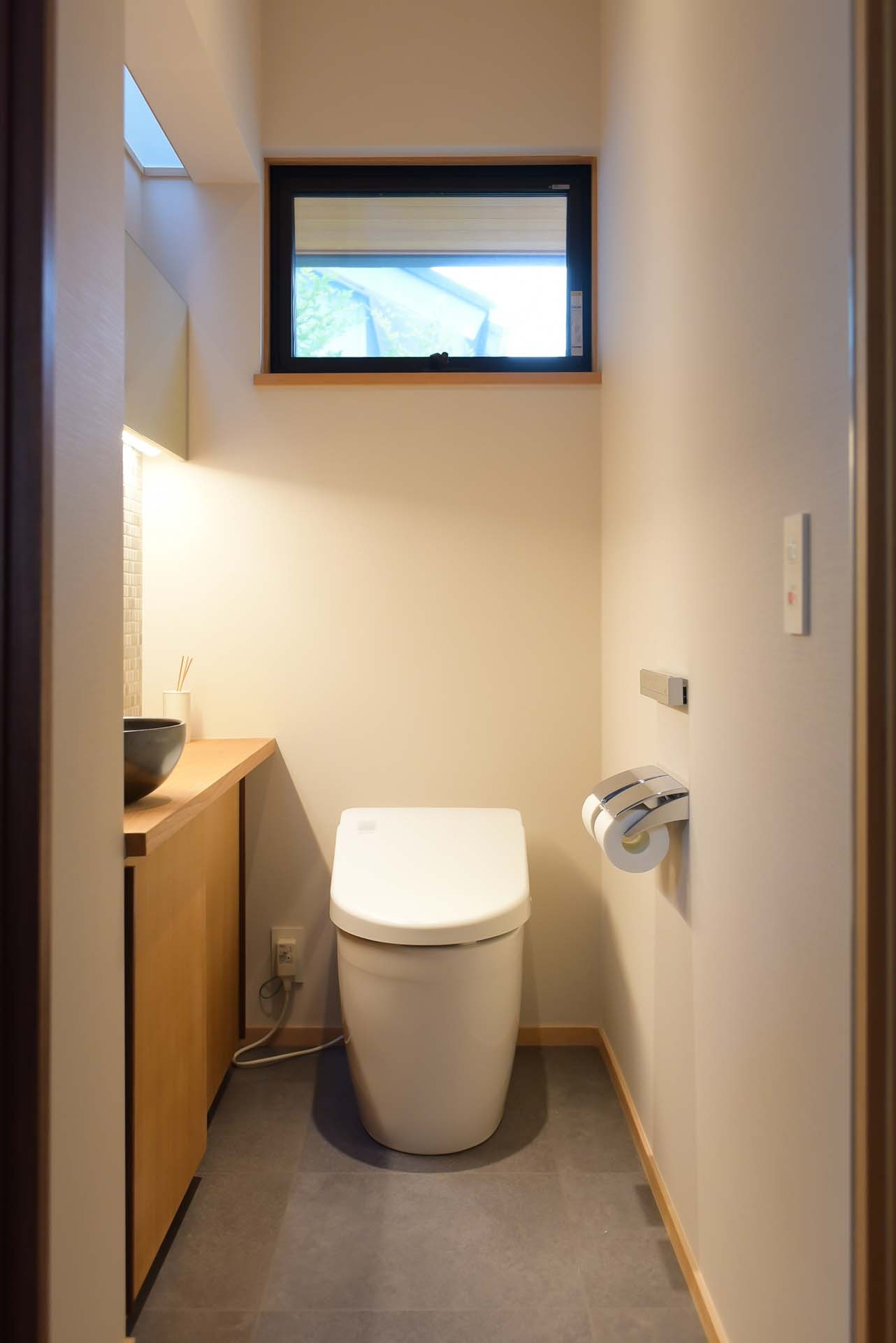 バス/トイレ事例：収納のあるトイレ（埼玉県北鴻巣の家）