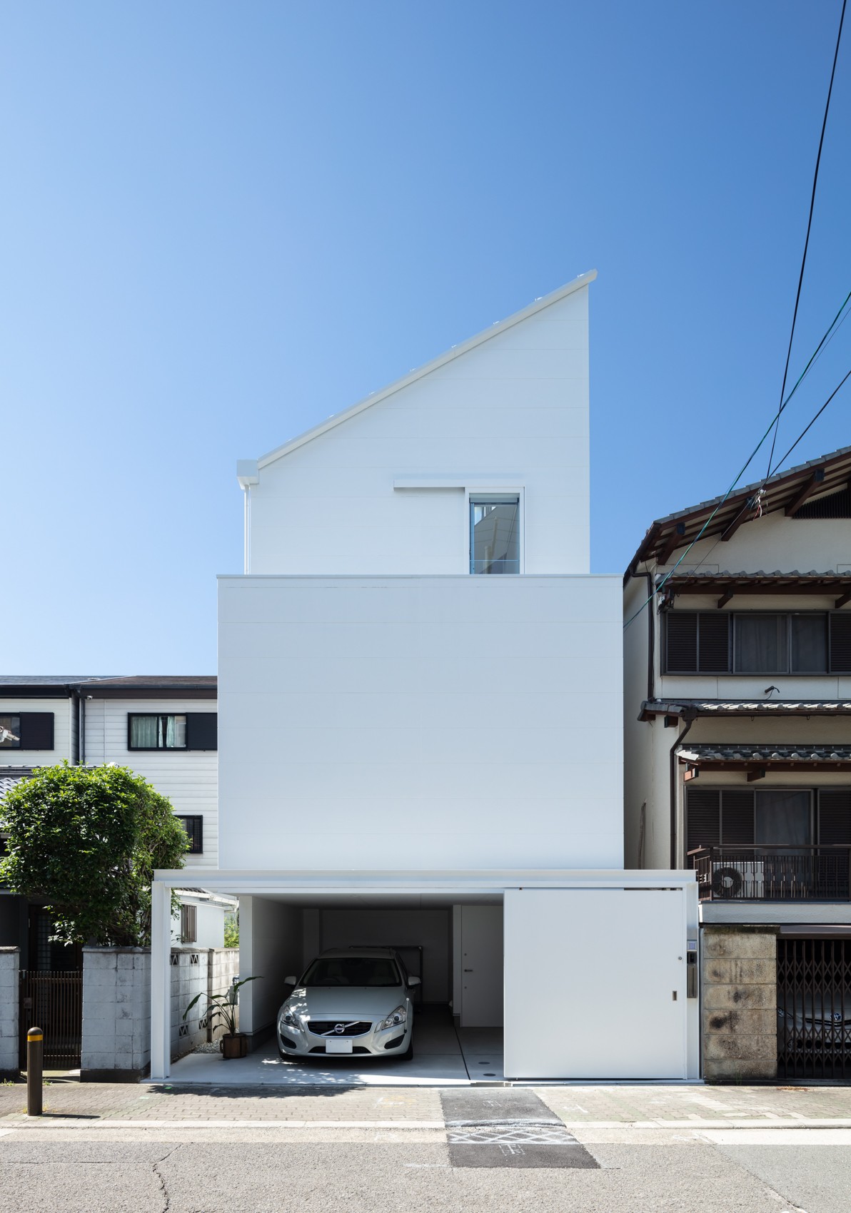 外観事例：外観（北側道路より見る）（長居東の住宅 / House in Nagai-higashi）