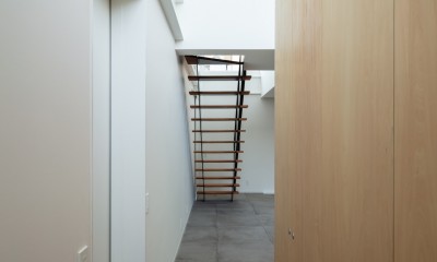 結崎の住宅 / House in Yuzaki (1階 玄関)