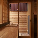 突抜の町家/素材の質感 京町家リノベーションの写真 洗面室