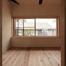 突抜の町家/素材の質感 京町家リノベーション (寝室)