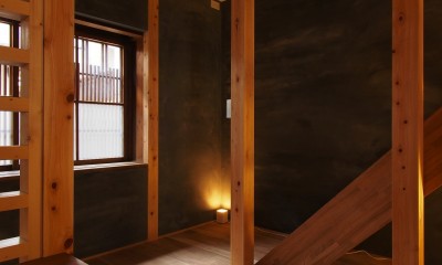 突抜の町家/素材の質感 京町家リノベーション (LDK)
