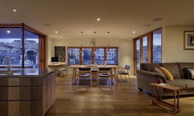 ダイニングキッチンとテラス｜House-H Renovation / 築40年木造住宅のリノベーション