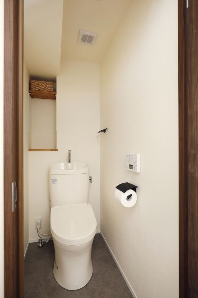 トイレ (T邸＿cozy stylish room ～こだわりの快適な部屋～)