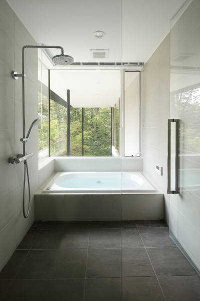 浴室 (062m-house in 軽井沢)
