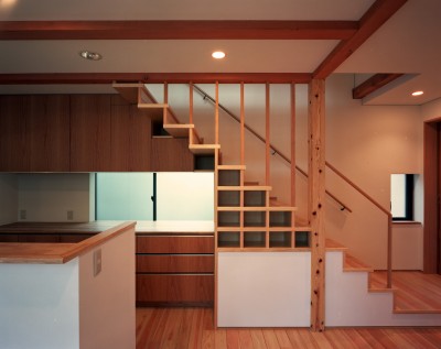 キッチン・室内階段 (【大泉の家】)