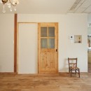 大阪府Ｍさん邸：古い一軒家がフレンチカジュアルな広々ＬＤＫにの写真 オリジナル建具
