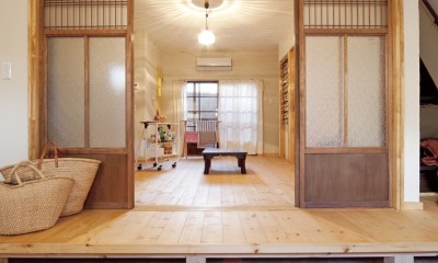 大阪府Ｙさん邸：古い建具やアンティークを生かし、スローな暮らしの似合う家に