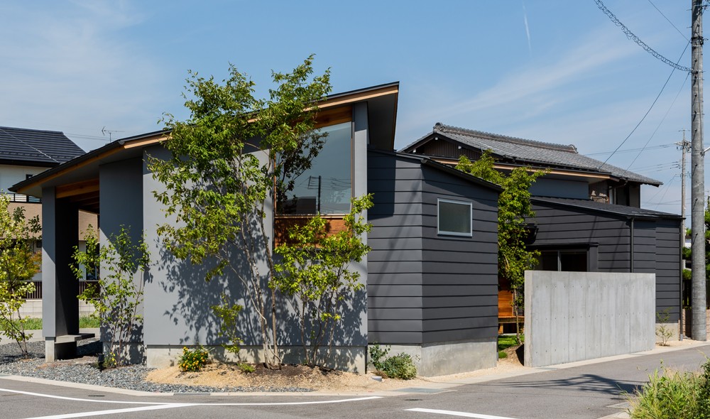 祖父江町の家 角地に建つ平屋の住まい 注文住宅事例 Suvaco スバコ