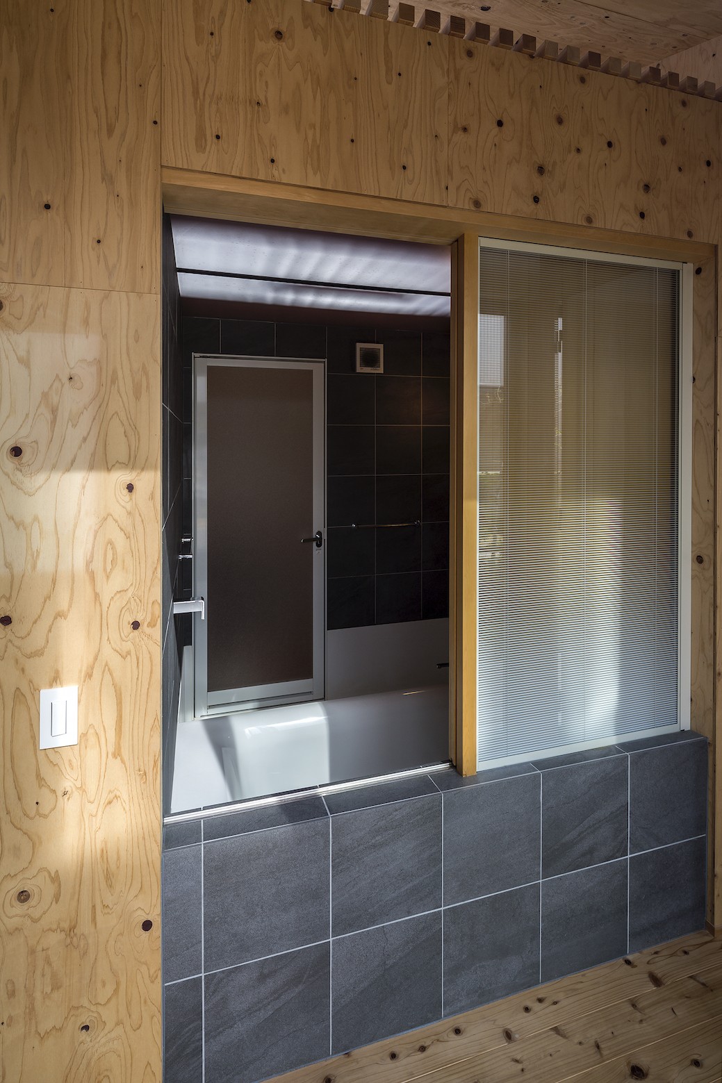 バス/トイレ事例：浴室（fumalsamakah｜​コの字型の間取りで立体的回遊動線を考えてみる）