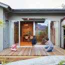 山の根の平屋-築70年の家を住み継いでいく、リノベーションの可能性の写真 中庭