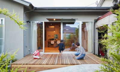 山の根の平屋-築70年の家を住み継いでいく、リノベーションの可能性 (中庭)