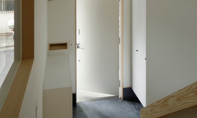 東五反田の住宅/ 空き家木造住宅のリノベーション (玄関)