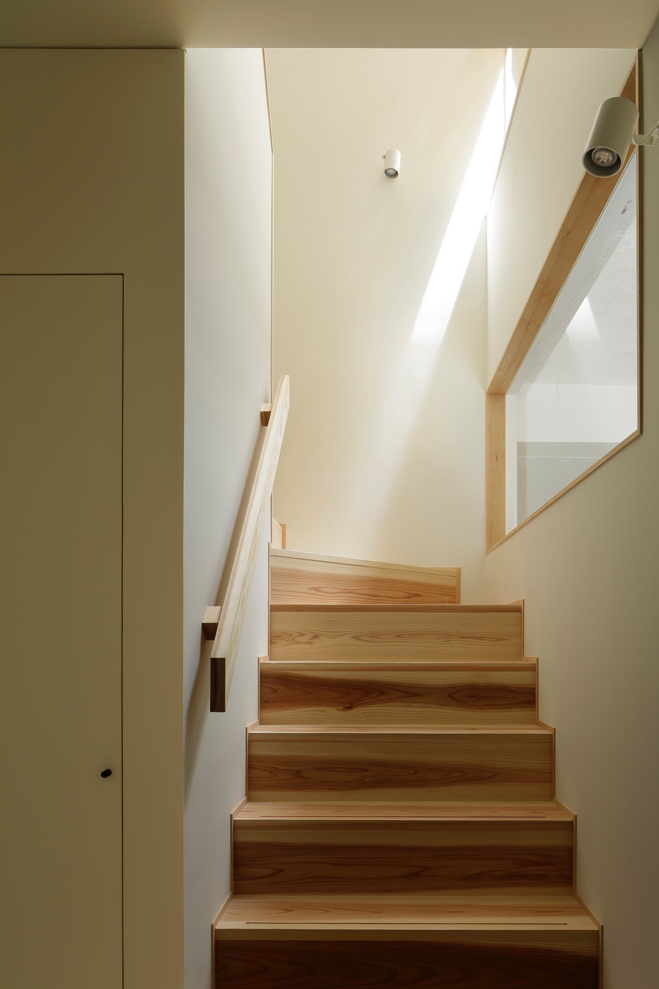 玄関事例：階段室（東五反田の住宅/ 空き家木造住宅のリノベーション）