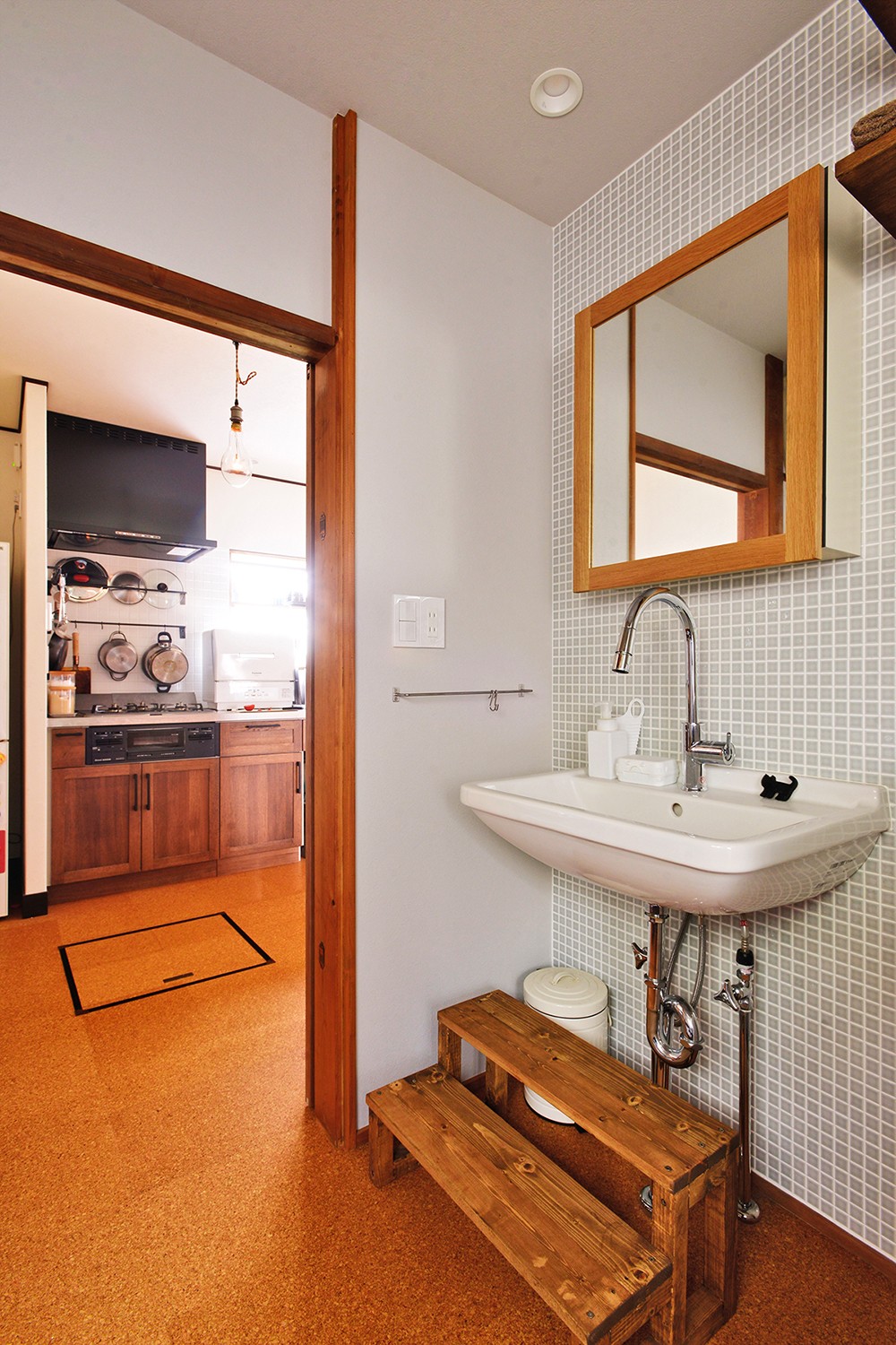 バス/トイレ事例：洗面スペースはレトロチックな素材を組み合わせて（川崎市H様邸 ～レトロに家を育む～）