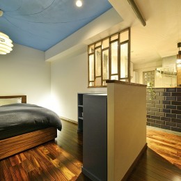 「青」と「黒」のクールな趣味空間 (美しいアートな寝室)