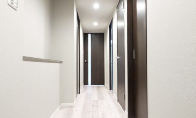 キッチンと洗面室を繋ぐ便利な家事動線 (玄関・廊下)