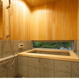 105年目の再生 ～軽井沢の伝統と北海道の技術の融合～ (浴室)