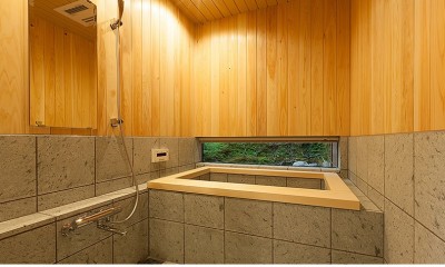 105年目の再生 ～軽井沢の伝統と北海道の技術の融合～ (浴室)