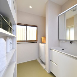 大好きなアジアンテイストの住まい-白を基調とした爽やかな洗面室