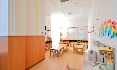 横須賀市 ～にじのそら保育園～ (2歳児の保育室)