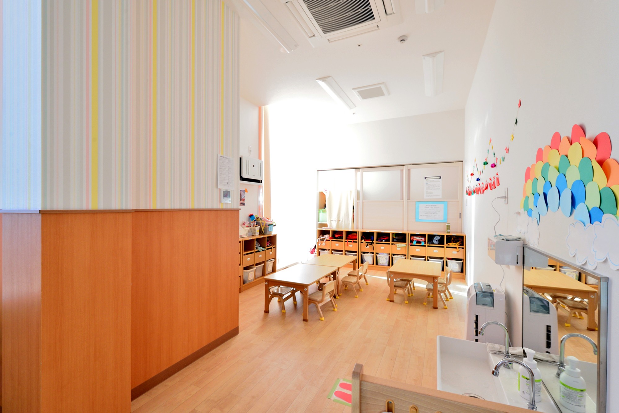 子供部屋事例：2歳児の保育室（横須賀市 ～にじのそら保育園～）