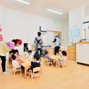 横須賀市 ～にじのそら保育園～の写真 1歳児の保育室