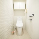 白を基調とした開放感ある3LDKの写真 トイレ