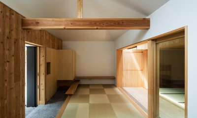 Hanare　-立体的な屋根形状の家- (和室)