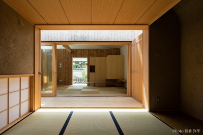 和室 (Hanare　-立体的な屋根形状の家-)
