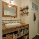 大阪府Kさん邸：日当たりと眺望を楽しめる広々したLDKの写真 造作洗面台