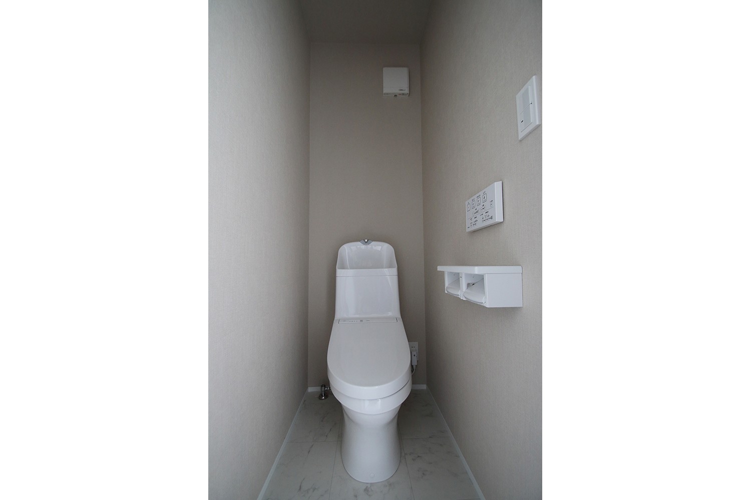 バス/トイレ事例：トイレ（築30年超えの建物を新築並みの性能に）