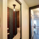 モルタルキッチンが映えるドライフラワーのある暮らしの写真 トイレ