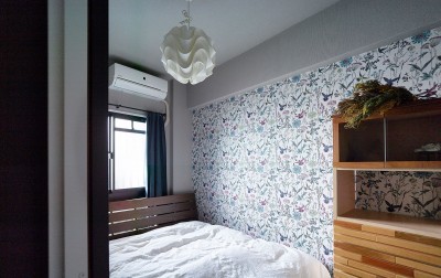 寝室 (モルタルキッチンが映えるドライフラワーのある暮らし)
