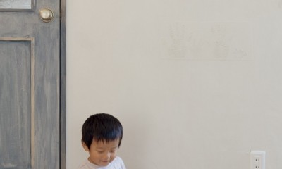 大阪府Tさん邸：子どもの顔が見える安心な間取り空間 (無垢の床)