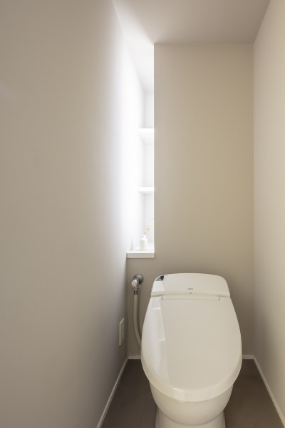 トイレ (自由設計と売却戦略の両立｜こだわり尽くした自由設計と７年後に売却する汎用性を満たすリノベーション)