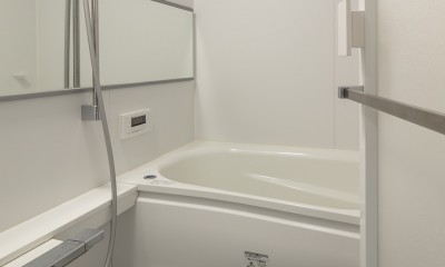 自由設計と売却戦略の両立｜こだわり尽くした自由設計と７年後に売却する汎用性を満たすリノベーション (浴室)