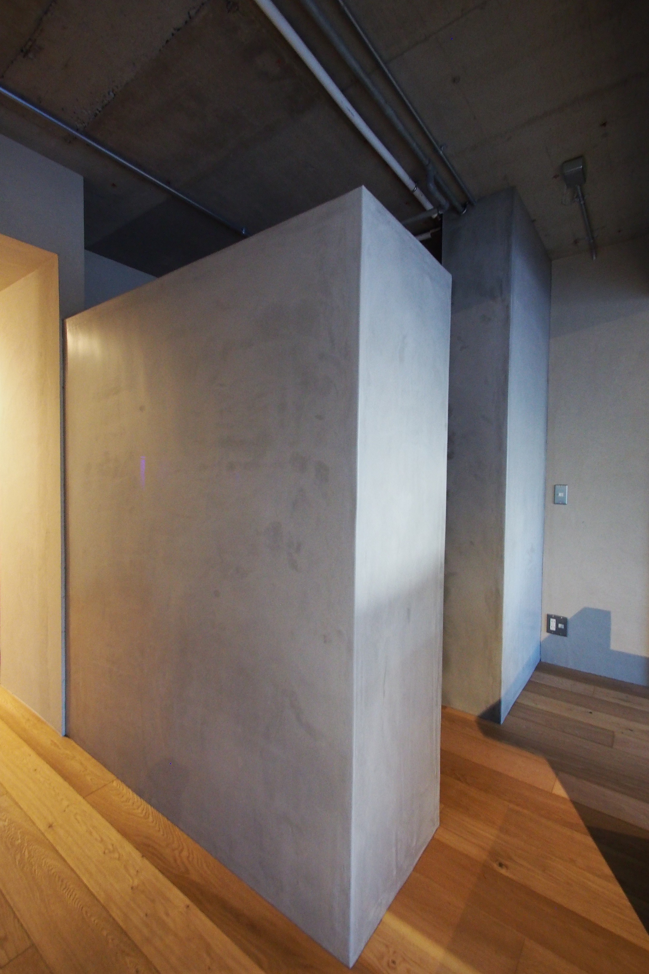 収納事例：モルタル壁（コンクリート打ちっぱなしで無機質な空間に。～T様邸マンションリノベーション～）
