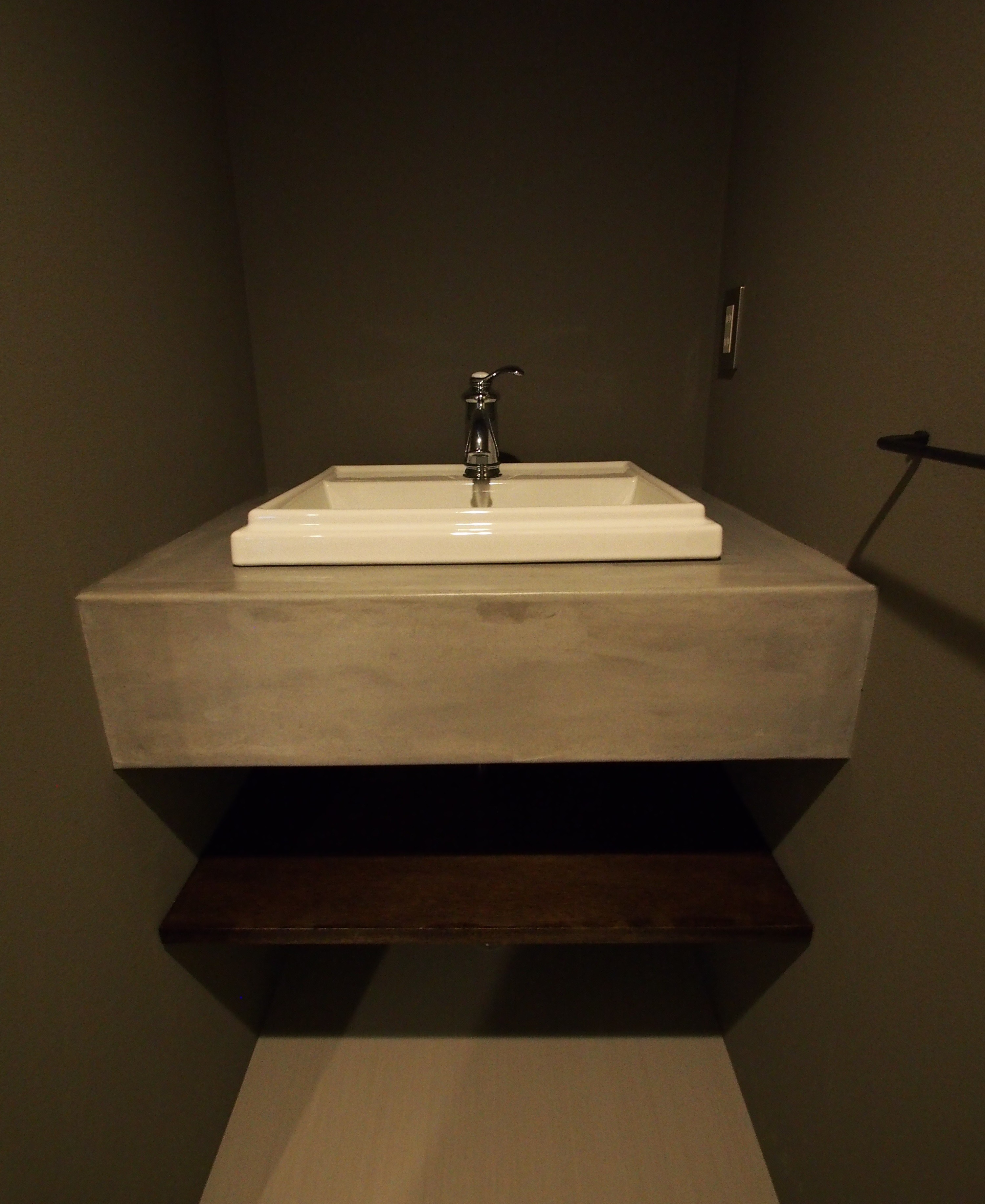 バス/トイレ事例：洗面化粧台（コンクリート打ちっぱなしで無機質な空間に。～T様邸マンションリノベーション～）