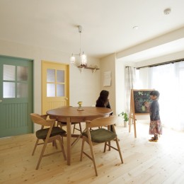 大阪府Kさん邸：カフェのようなおしゃれな、私テイストの部屋に-ペイント建具が楽しいLDK