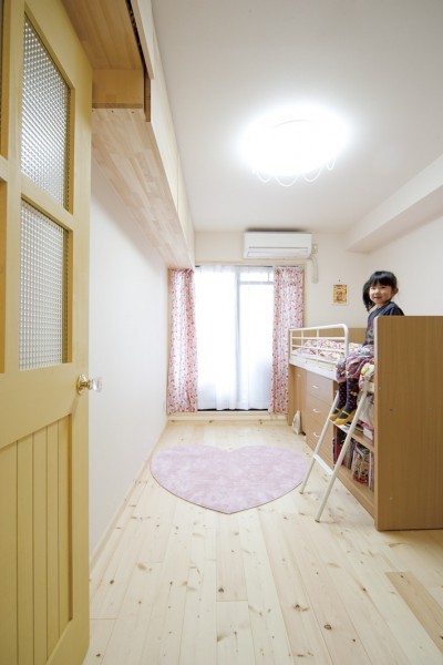 子ども部屋 (大阪府Kさん邸：カフェのようなおしゃれな、私テイストの部屋に)