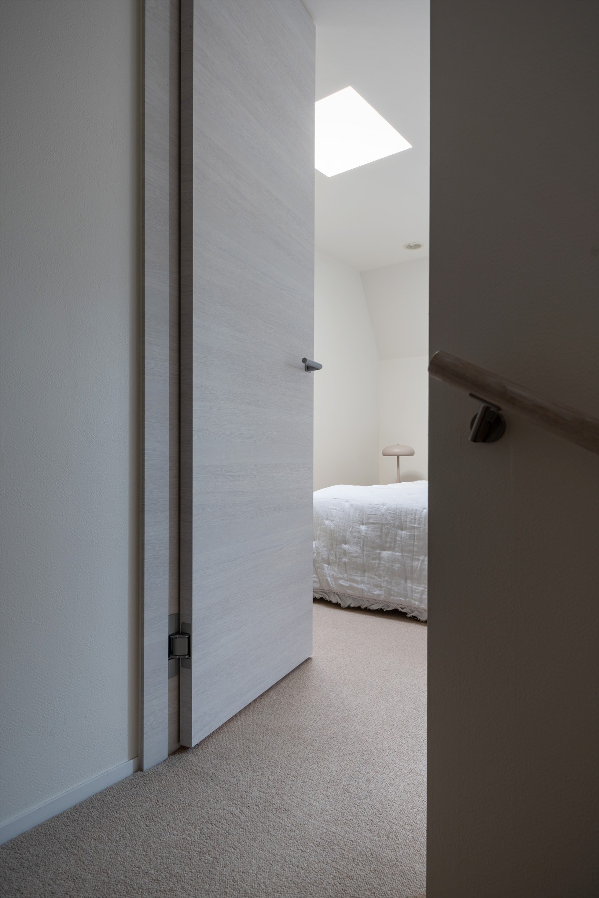 ベッドルーム事例：階段を上ると3階の寝室へ（Casa Mi）