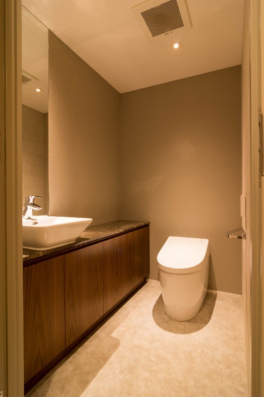 トイレ 高級マンションのリノベーション 高台のフレンチシックな家 バス トイレ事例 Suvaco スバコ