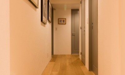 高級マンションのリノベーション〜高台のフレンチシックな家 (廊下)