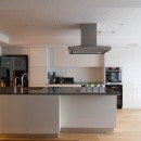 高級マンションのリノベーション〜高台のフレンチシックな家の写真 キッチン