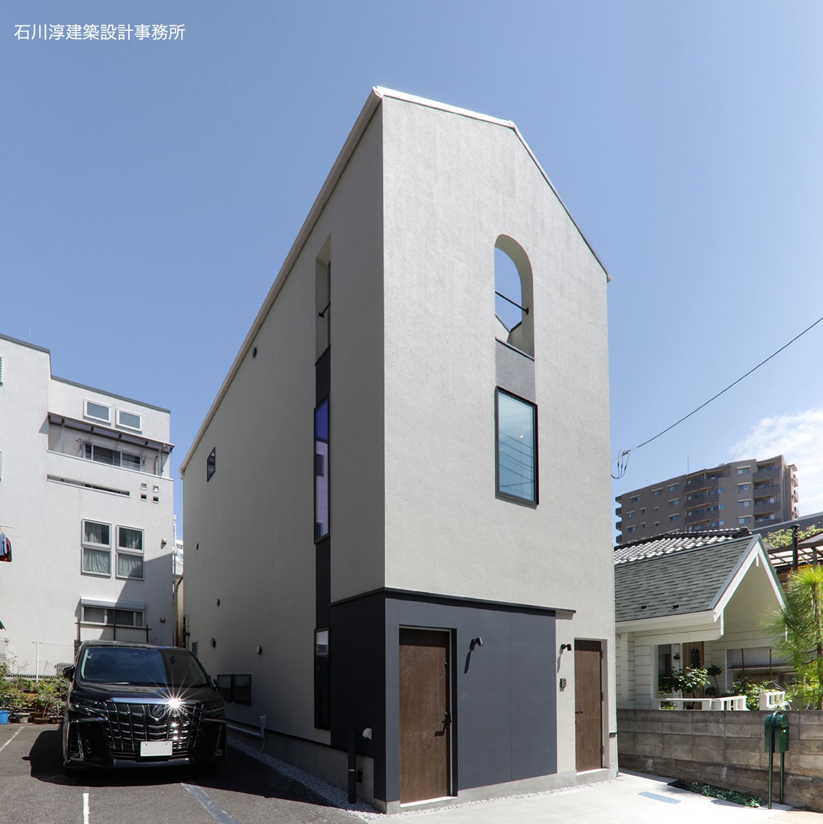 外観事例：外観（谷根千ペンシルハウス　　東京の谷根千地区で完成した木造3階建ての住宅）