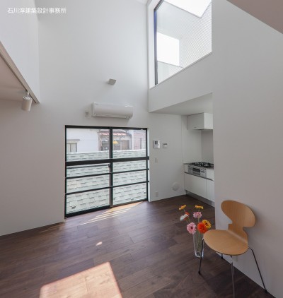 リビングダイニングキッチン (谷根千ペンシルハウス　　東京の谷根千地区で完成した木造3階建ての住宅)