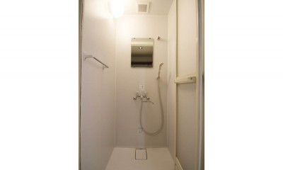 シャワーボックス｜コストバランスを考えた無機質な賃貸リノベ