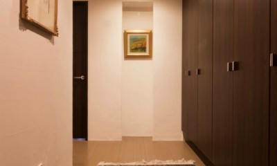 玄関ホール｜漆喰と輸入クロスを使ったマンションリノベーション